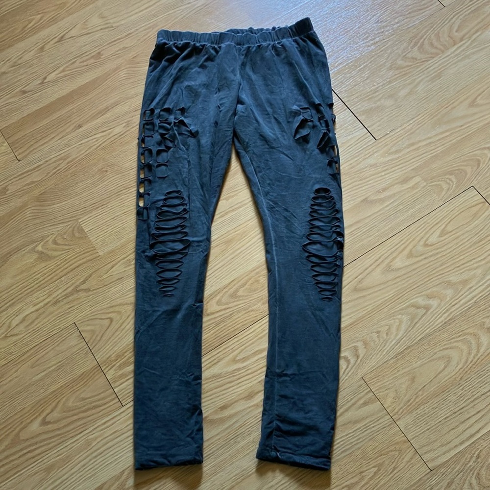 Black Leggings with Ruched Detailing and Slim Fit